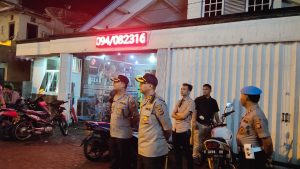 AKBP Bismo Teguh Prakoso di dampingi Unit Reskrim Narkoba dan Sat Sabhara melaksanakan Operasi Miras