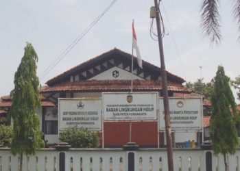 Dinas Lingkungan Hidup Purwakarta Diduga Lakukan Pungli Terkait Pelepasan kendaraan Pengangkut Sampah 